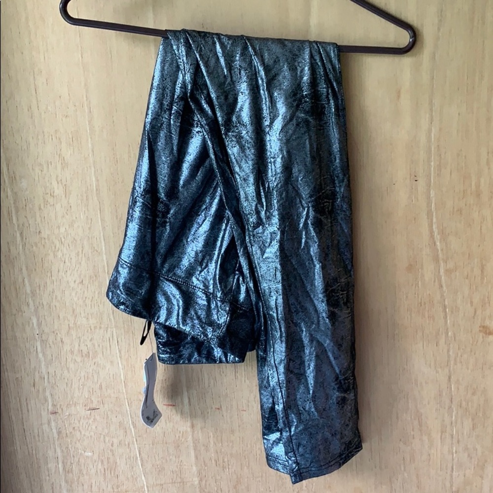 Make Offer! Size L HUE Leggings